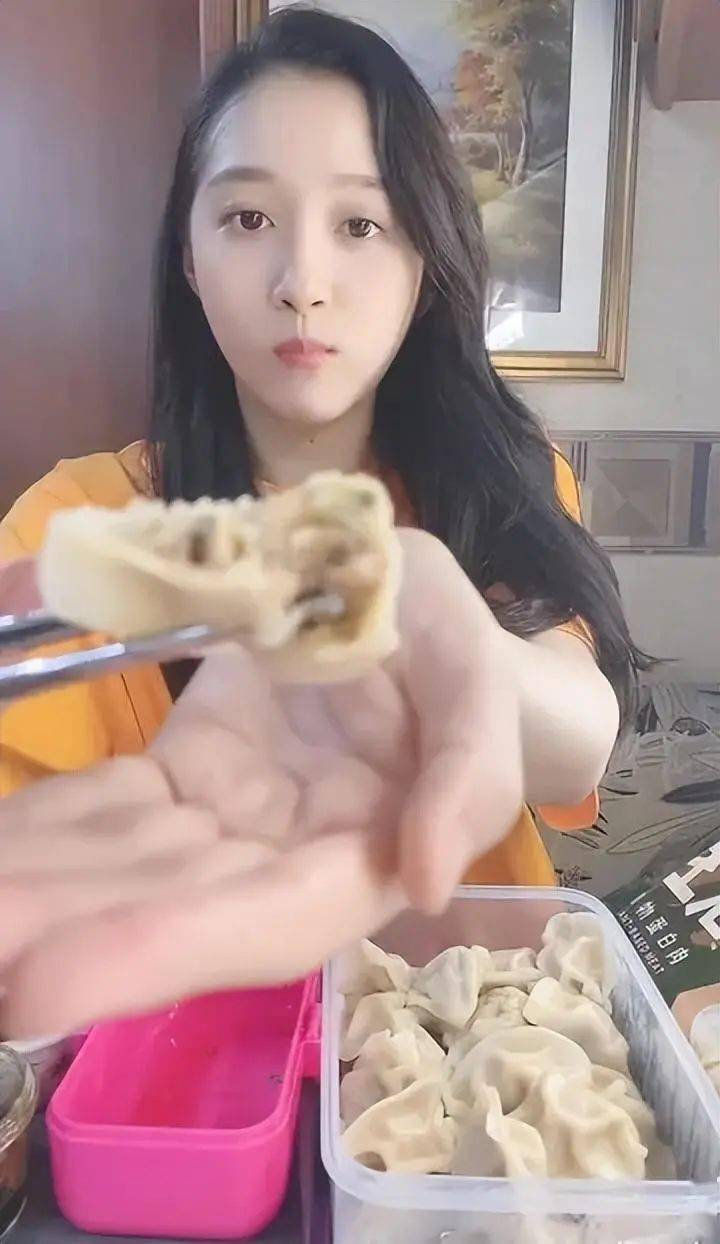 饺子vs大虎直播视频,从擀皮到打赏,一场关于真实的互联网生存实验 饺子vs大虎直播视频,从擀皮到打赏,一场关于真实的互联网生存实验